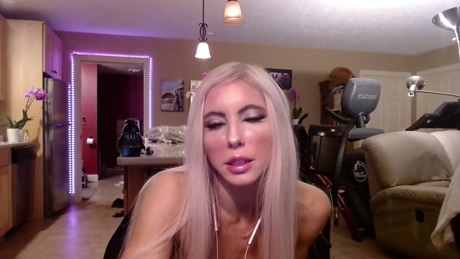 danikawhite69  12-01-2022